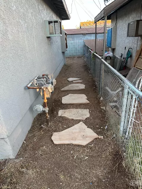 15890 Edwin St, Mojave, CA 93501 photo 7