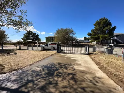 15890 Edwin St, Mojave, CA 93501 photo 25