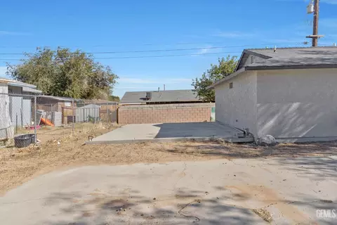 15890 Edwin St, Mojave, CA 93501 photo 5