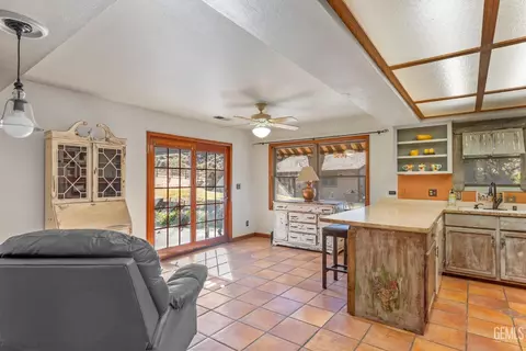 26550 Cumberland Rd, Tehachapi, CA 93561 photo 4