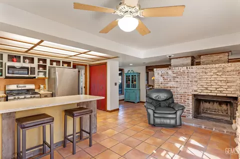 26550 Cumberland Rd, Tehachapi, CA 93561 photo 2