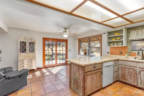 26550 Cumberland Rd, Tehachapi, CA 93561 photo 6