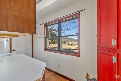 26550 Cumberland Rd, Tehachapi, CA 93561 photo 7