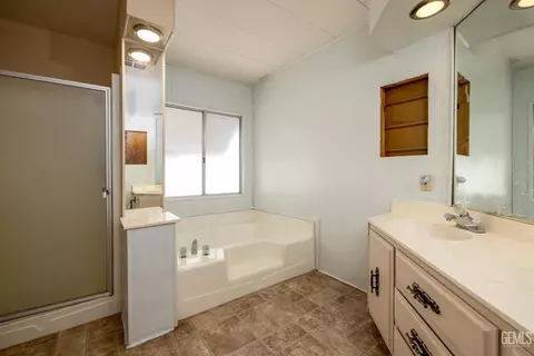 123 N 10th St #77, Taft, CA 93268 photo 8