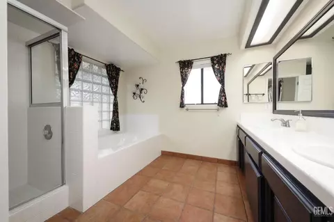 3915 Clancy Ct, Bakersfield, CA 93311 photo 23