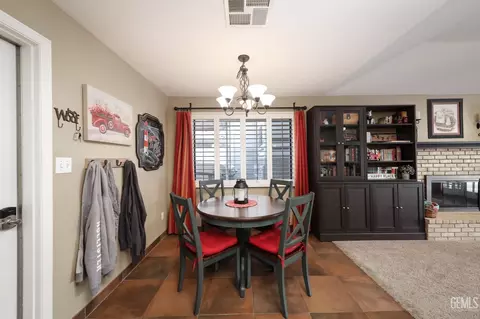 3915 Clancy Ct, Bakersfield, CA 93311 photo 11