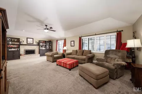 3915 Clancy Ct, Bakersfield, CA 93311 photo 13