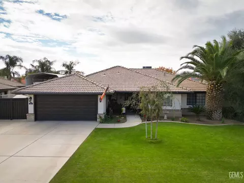3915 Clancy Ct, Bakersfield, CA 93311 photo 2