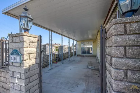 601 45th St, Bakersfield, CA 93301 photo 5