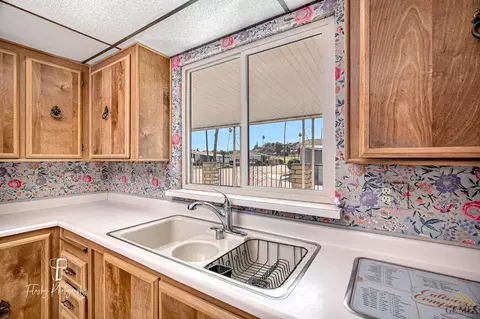 601 45th St, Bakersfield, CA 93301 photo 12