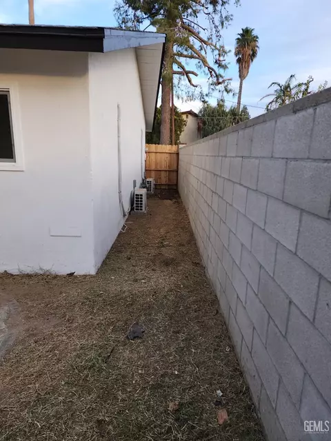 9908 San Fernando St, Lamont, CA 93241 photo 16