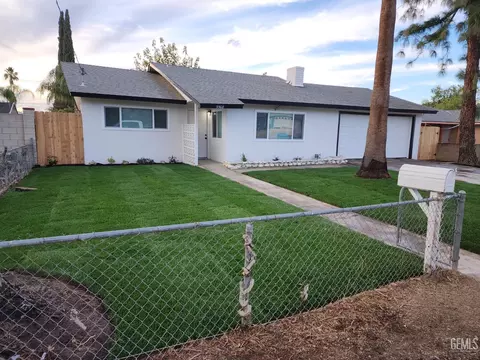 9908 San Fernando St, Lamont, CA 93241 photo 1