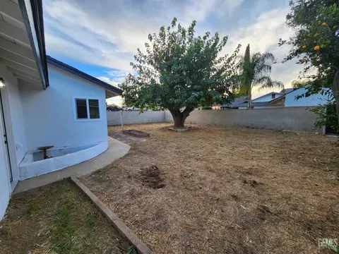 9908 San Fernando St, Lamont, CA 93241 photo 17