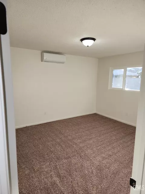 9908 San Fernando St, Lamont, CA 93241 photo 10
