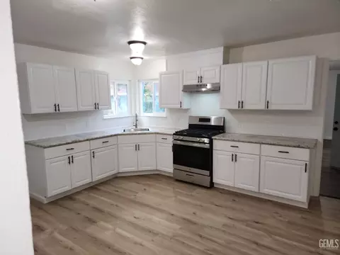9908 San Fernando St, Lamont, CA 93241 photo 5