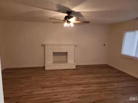 9908 San Fernando St, Lamont, CA 93241 photo 3