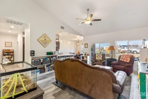 17481 Bold Venture Dr, Tehachapi, CA 93561 photo 12
