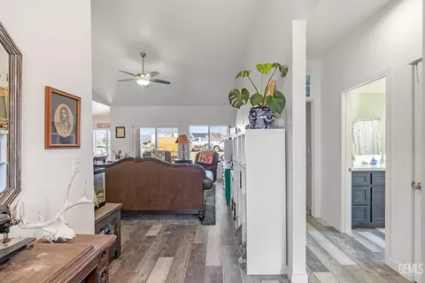17481 Bold Venture Dr, Tehachapi, CA 93561 photo 4