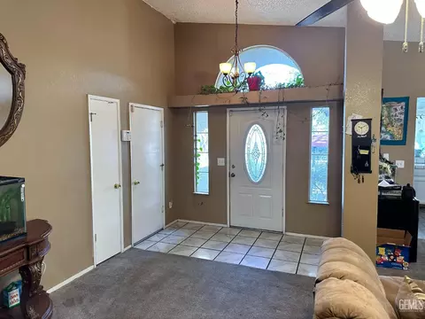 259 Regina Ct, Shafter, CA 93263 photo 6