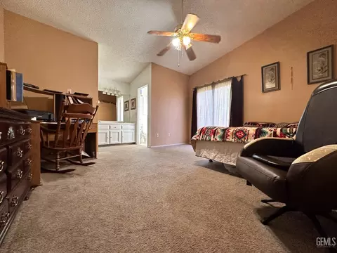 259 Regina Ct, Shafter, CA 93263 photo 9