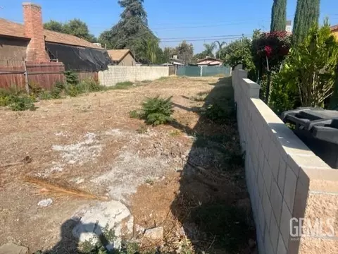1208 3rd St, Bakersfield, CA 93304 photo 2