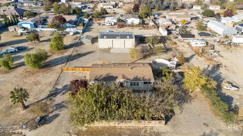 28138 Carousel Ave, Taft, CA 93268 photo 3