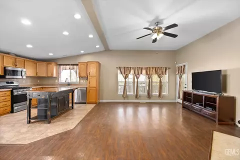 28138 Carousel Ave, Taft, CA 93268 photo 13