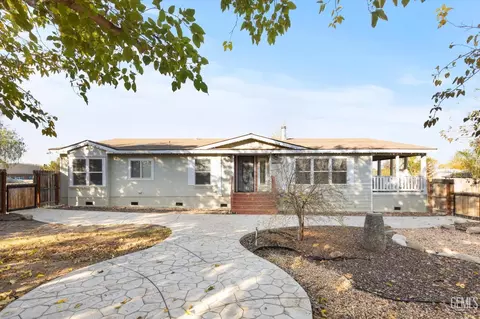 28138 Carousel Ave, Taft, CA 93268 photo 2
