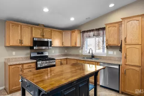 28138 Carousel Ave, Taft, CA 93268 photo 11