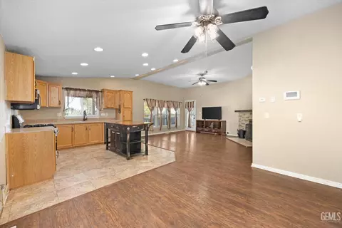 28138 Carousel Ave, Taft, CA 93268 photo 16