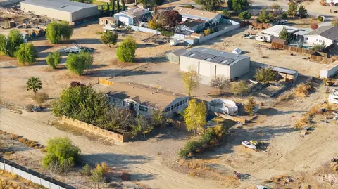 28138 Carousel Ave, Taft, CA 93268 photo 4