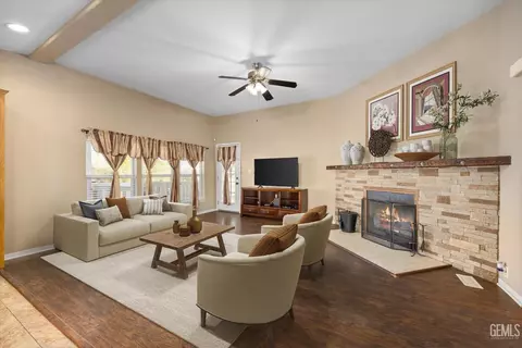 28138 Carousel Ave, Taft, CA 93268 photo 8
