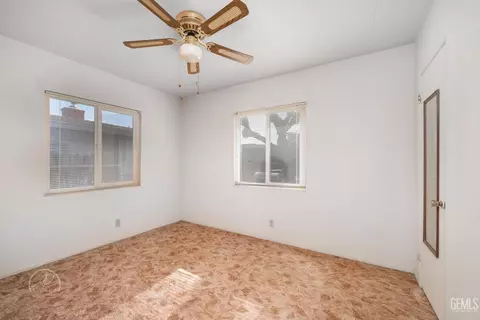 313 E San Emidio St, Taft, CA 93268 photo 9