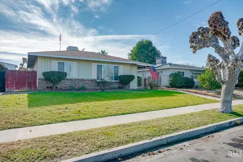313 E San Emidio St, Taft, CA 93268 photo 2