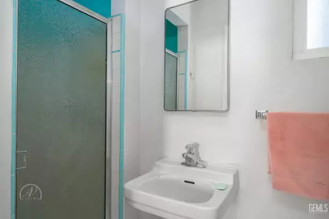 313 E San Emidio St, Taft, CA 93268 photo 16
