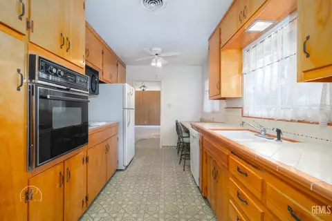 313 E San Emidio St, Taft, CA 93268 photo 17
