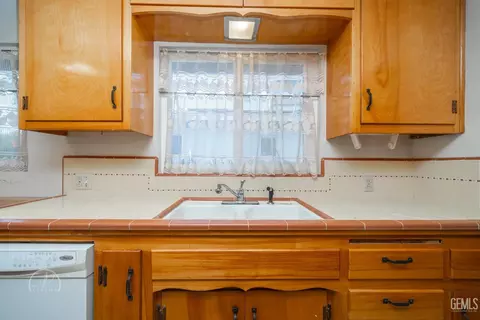 313 E San Emidio St, Taft, CA 93268 photo 19