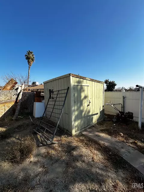 1304 Springbrook Ct, Bakersfield, CA 93307 photo 21
