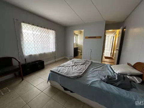 1304 Springbrook Ct, Bakersfield, CA 93307 photo 14