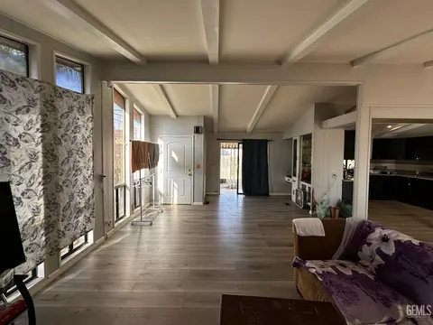 1304 Springbrook Ct, Bakersfield, CA 93307 photo 6
