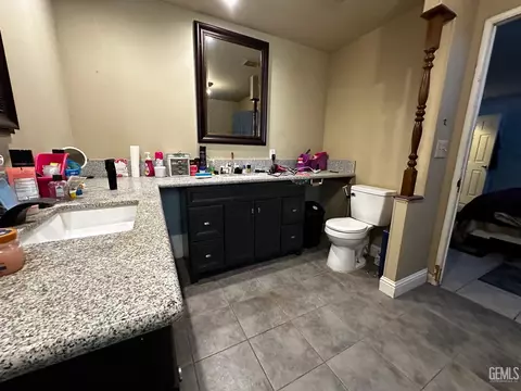 1304 Springbrook Ct, Bakersfield, CA 93307 photo 11