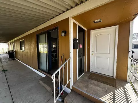 1304 Springbrook Ct, Bakersfield, CA 93307 photo 24