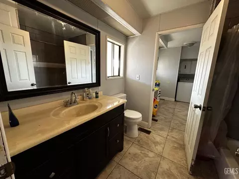 1304 Springbrook Ct, Bakersfield, CA 93307 photo 15