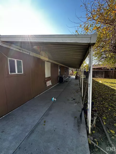 1304 Springbrook Ct, Bakersfield, CA 93307 photo 23