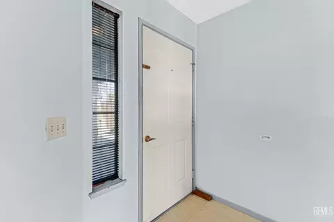 1109 Eubanks Ave, Bakersfield, CA 93307 photo 6