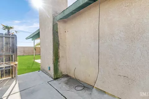 1109 Eubanks Ave, Bakersfield, CA 93307 photo 32