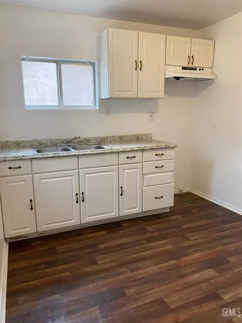 401 Jackson St, Taft, CA 93268 photo 3