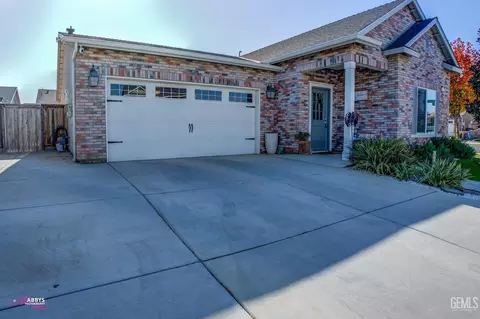 9001 Brook Shadow Way, Shafter, CA 93263 photo 3