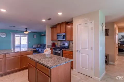 6110 Whaleback Ave, Bakersfield, CA 93313 photo 11