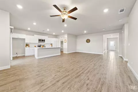9032 Brook Shadow Way, Shafter, CA 93263 photo 10